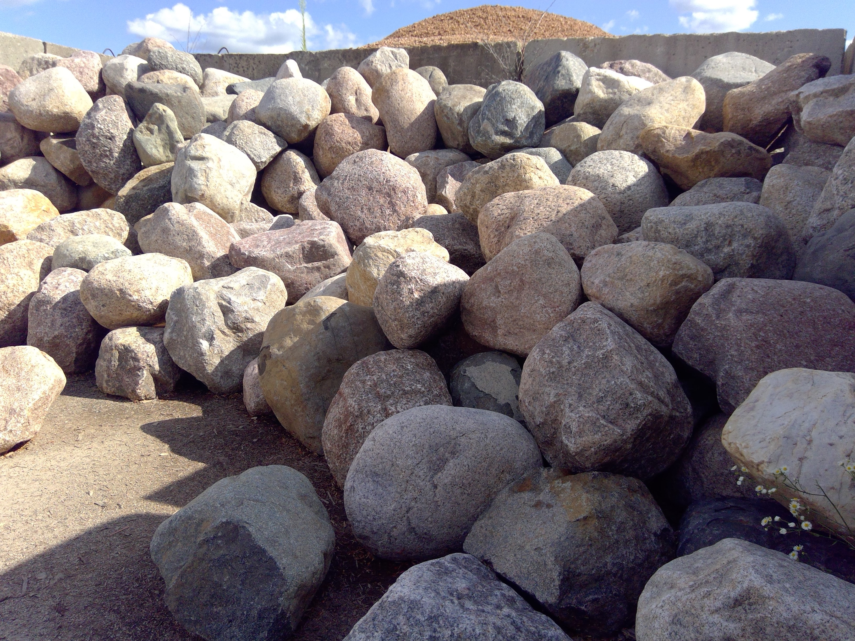 Granite Boulders 18-24″